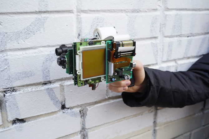 Un artiste créé un pistolet-imprimante pour amateurs de Gameboy!
